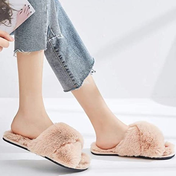 SALE!!Women Bunny Fur Cushioned Non-Slip Indoor/Outdoor Slippers - Picture 4 of 6